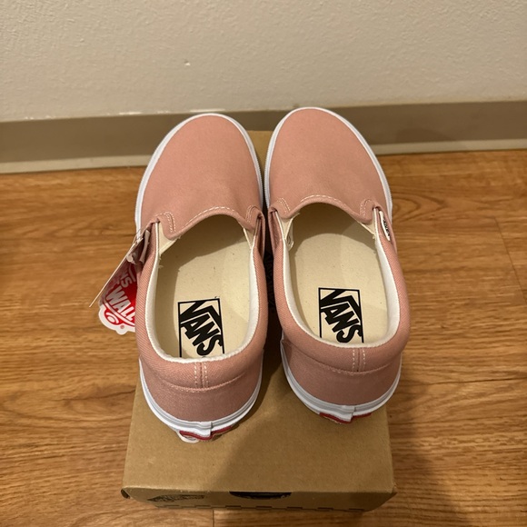 Vans - Picture 2 of 4